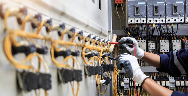 Professional Electrician technician working in Estacada, OR